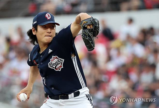 역투하는 곽빈 (광주=연합뉴스) 조남수 기자 = 14일 광주기아챔피언스필드에서 열린 프로야구 두산 베어스와 KIA 타이거즈의 경기. 두산 선발투수 곽빈이 6회에 투구하고 있다. 2026.6.14 iso64@yna.co.kr
