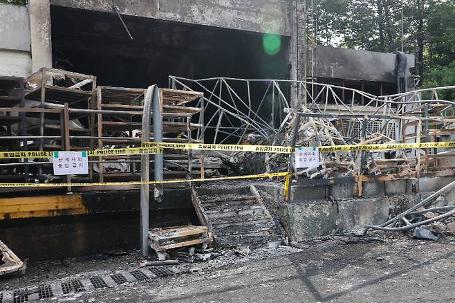 1일 폭발 사고로 사상자가 발생한 대전 유성구 한화에어로스페이스 대전사업장의 사고 현장이 처참한 모습이다. 연합뉴스