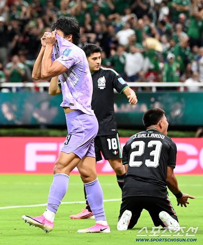 19일(한국시각) 멕시코 과달라하라 사포판의 에스타디오 과달라하라에서 열린 2026 북중미월드컵 대한민국과 멕시코의 경기. 조규성이 자신의 슛팅이 상대 골키퍼의 선방에 막히자 아쉬워하고 있다. 사포판(멕시코)=허상욱 기자wook@sportschosun.com/2026.06.19/