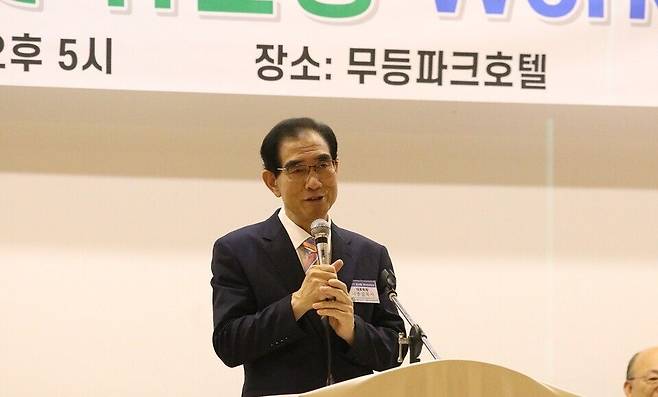 광주광역시기독교교단협의회 대표회장 나종갑 목사가 18일 광주 무등파크호텔에서 열린 제40회기 임역원·위원장 워크숍에서 ‘섬김·상생·아름다운 동행’을 주제로 말씀을 전하고 있다. 광교협 제공