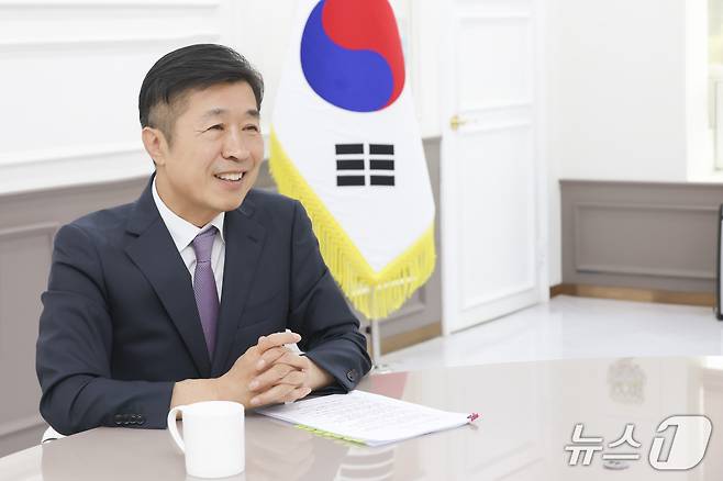 전성수 서초구청장이 18일 서초구청에서 뉴스1과 인터뷰하고 있다.