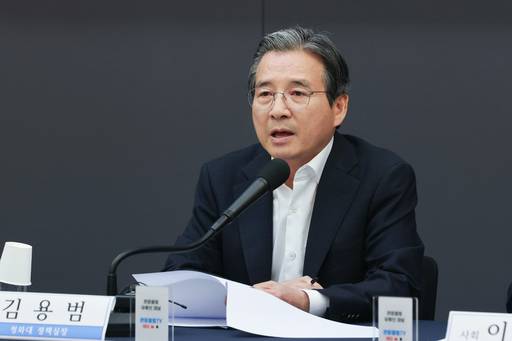김용범 대통령비서실 정책실장이 24일 서울 중구 프레스센터에서 열린 관훈토론회에서 모두발언을 하고 있다. /연합뉴스