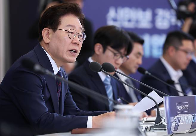 이재명 대통령이 지난 26일 청와대에서 열린 미래 신(新)안보 혁신기업 육성 전략회의에서 발언을 하고 있다. 2026.6.26 ⓒ 뉴스1 이재명 기자