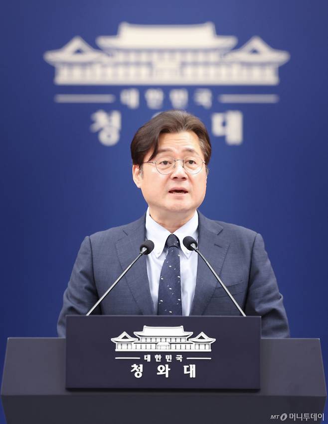(서울=뉴스1) 허경 기자 = 홍익표 정무수석이 4일 청와대 춘추관에서 '조작기소 특검법' 관련 현안 브리핑을 하고 있다. 2026.5.4/뉴스1 Copyright (C) 뉴스1. All rights reserved. 무단 전재 및 재배포, AI학습 이용 금지. /사진=(서울=뉴스1) 허경 기자