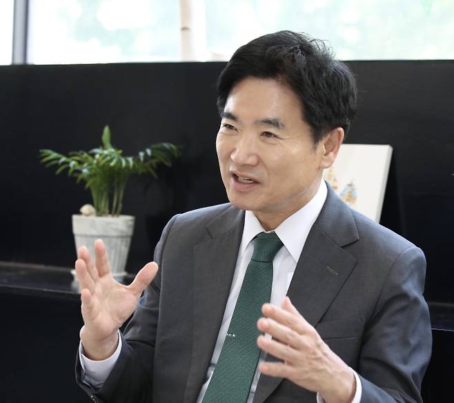 김대중 초대 전남광주통합특별시교육감은 1일 개청사에서 “전남광주가 서울과 대등하게 경쟁하는 대한민국 교육의 심장부가 되겠다”고 밝혔다. 전남광주통합특별시교육청 제공