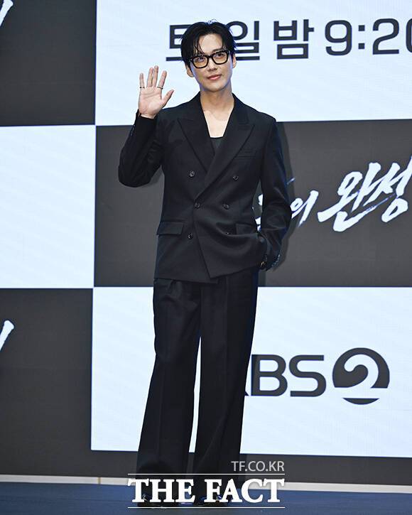 배우 남궁민이 7년 만에 KBS2 새 토일 미니시리즈 '결혼의 완성'으로 KBS 안방극장에 출격한다. 사진은 지난 1일 오후 서울 구로구 신도림 더 세인트 그랜드볼룸 홀에서 열린 '결혼의 완성' 제작발표회에 참석한 모습. /송호영 기자