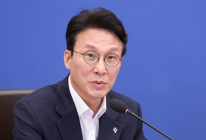 김민석 국무총리가 30일 청와대에서 열린 이재명 대통령 주재 국무회의 겸 비상경제점검회의에서 발언하고 있다. 2026.6.30 청와대통신사진기자단