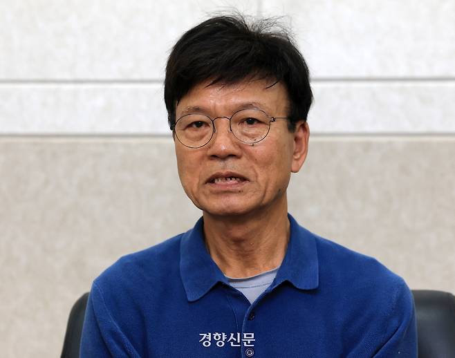 이병태 규제합리화위원회 부위원장이 지난달 10일 경향신문과 좌담회에서 발언하고 있다. 서성일 선임기자