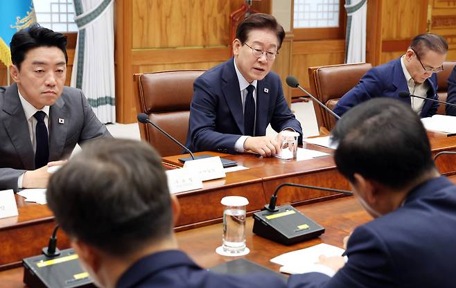 이재명 대통령이 6일 청와대에서 열린 메가프로젝트 민관합동 점검회의에서 발언하고 있다. 뉴스1