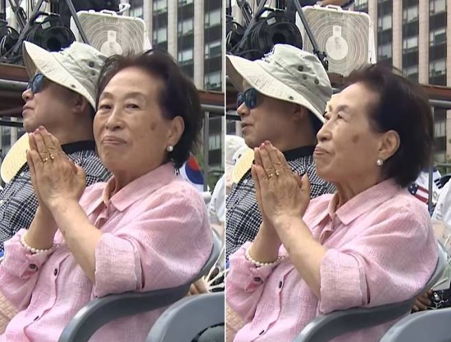 배우 전원주가 지난 4일 서울 광화문에서 열린 보수 성향 시민단체 한미동맹단의 우산혁명 집회에 참석해 있다. 유튜브 채널 ‘한길뉴스’ 캡처