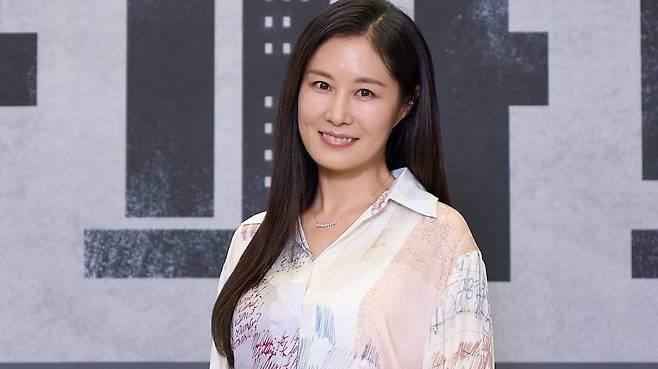 문소리가 파인애플 머리를 소화했다./사진제공=JTBC