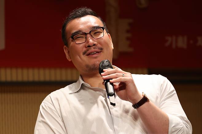 Tenor Young Woo Kim speaks during a news conference for the opera "Turandot" at the Seoul Arts Center in Seocho District, southern Seoul, on July 10. YONHAP