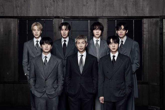 세계적인 아이돌그룹 방탄소년단(BTS)의 정규 5집 앨범 타이틀곡 'SWIM(스윔)'이 미국에서 저작권 침해 소송이 제기된 것으로 확인됐다. 자신으아이돌 그룹 BTS ⓒ하이브
