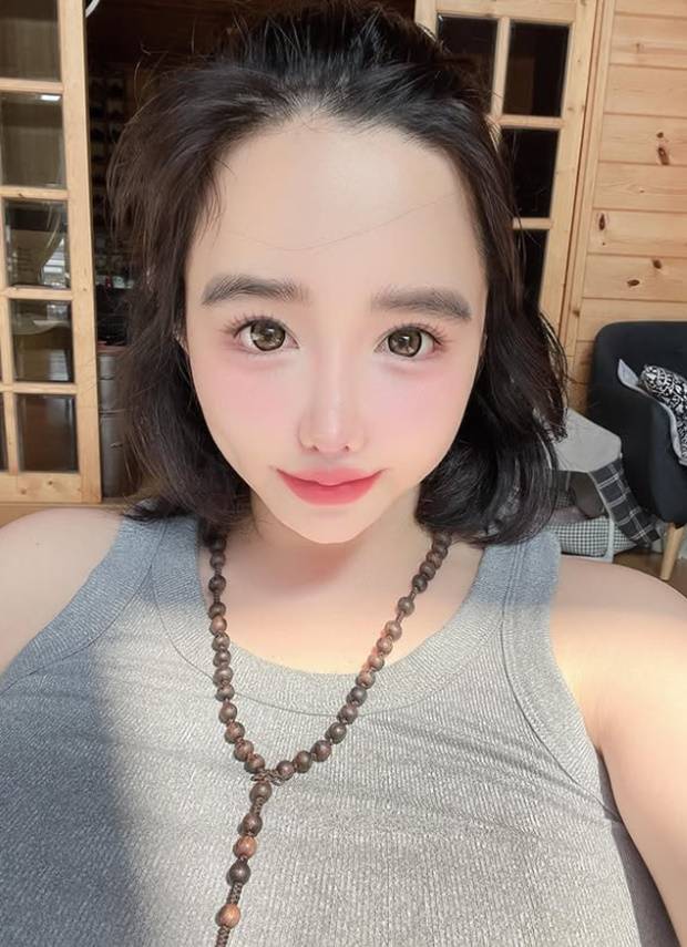 박봄