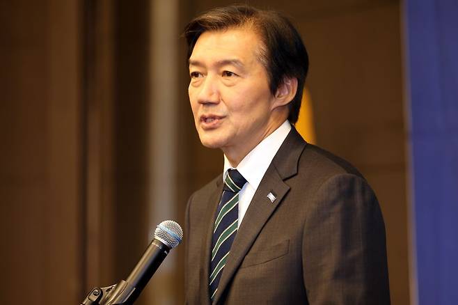 조국 조국혁신당 전 대표가 지난달 17일 광주 서구 치평동 브리브 광주 바이 롯데호텔에서 열린 6·3지방선거 당선자 워크숍을 찾아 발언하고 있다. 연합뉴스