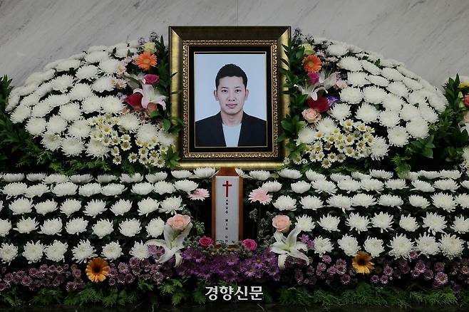 15일 충남 천안시 단국대학교 장례식장에 마련된 빈소에 아웅민우씨의 영정사진이 놓여 있다. 우혜림 기자