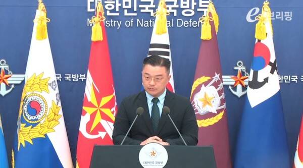 ▲이경호 국방부 부대변인이 2026년 7월16일 정례브리핑에서 YTN 기자의 질문에 답변하고 있다. 사진=국방부 e브리핑 영상 갈무리