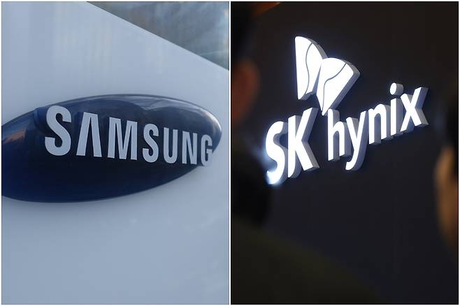 삼성전자와 SK하이닉스 로고가 나란히 보이는 이 이미지는 AI 반도체 산업 성장과 함께 반도체 계약학과에 대한 수험생들의 관심이 커지고 있는 현황을 보여주는 참고 자료로 활용되고 있다.(연합뉴스)