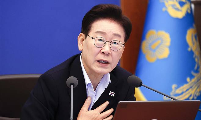이재명 대통령이 21일 청와대에서 열린 제31회 국무회의에서 발언하고 있다. 청와대사진기자단