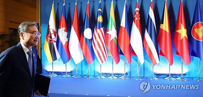 한-아세안 외교장관회의 참석하는 조현 장관 (마닐라=연합뉴스) 김주형 기자 = 조현 외교부 장관이 22일 필리핀 마닐라 필리핀국제컨벤션센터(PICC)에서 열린 한-아세안 외교장관회의에 참석하고 있다. 2026.7.22 kjhpress@yna.co.kr