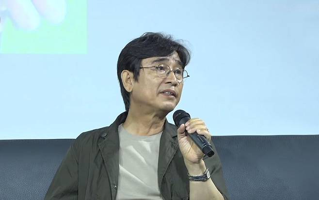 유시민 전 노무현재단 이사장이 5월 30일 김어준의 다스뵈이다 유튜브 채널에 출연해 발언하고 있다. 유튜브 영상 캡처