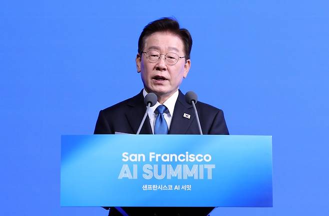이재명 대통령이 24일(현지 시간) 미국 샌프란시스코 더 미드웨이에서 열린 샌프란시스코 AI 서밋에서 발언을 하고 있다. 2026.07.25 프란시스코=뉴시스