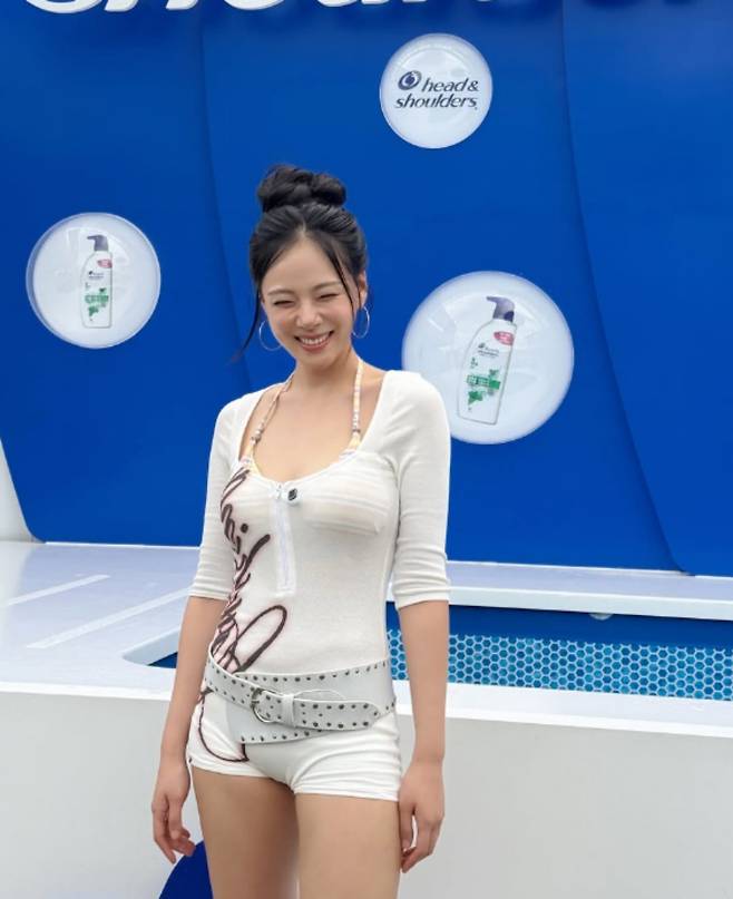 비비.