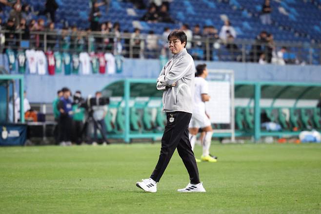 대전하나시티즌이 깊은 부진에 빠진 가운데 황선홍 감독의 퇴진을 요구하는 팬들의 목소리가 커지고 있다.사진=대전하나시티즌 제공