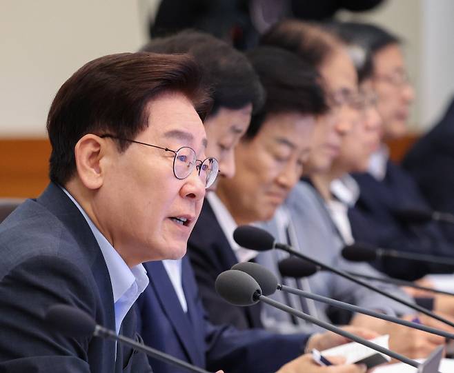 발언하는 이재명 대통령이재명 대통령이 4일 청와대에서 열린 국무회의에서 발언하고 있다. /연합뉴스