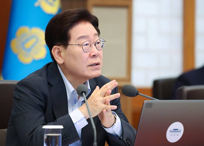 이재명 대통령이 4일 청와대에서 열린 국무회의에서 발언을 하고 있다. (청와대통신사진기자단) 2026.8.4 뉴스1