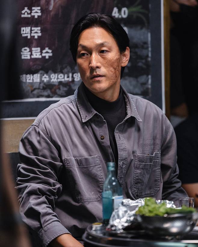 '킬러들의 쇼핑몰2' 레드코드 이끈 김재철, 강렬 첫 등장