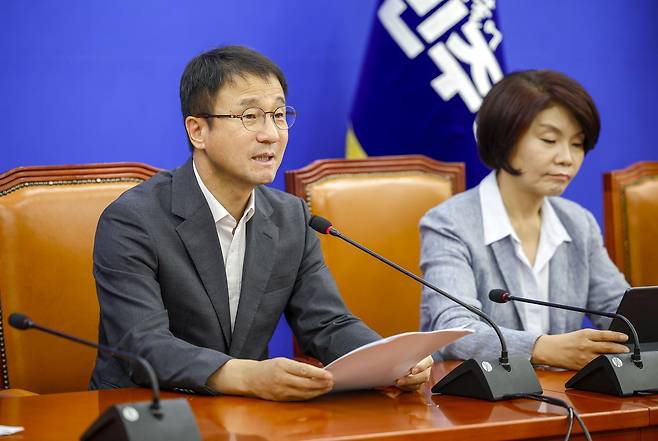 한병도 더불어민주당 당대표 직무대행 겸 원내대표가 7일 서울 여의도 국회에서 열린 원내대책회의에서 발언하고 있다. 2026.08.07 뉴시스