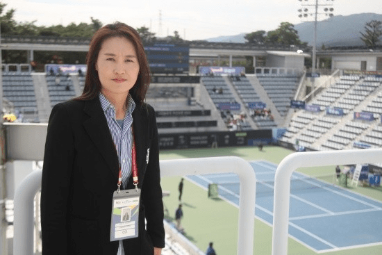 TV 해설위원으로 활동하는 김지영 감독. 테니스코리아