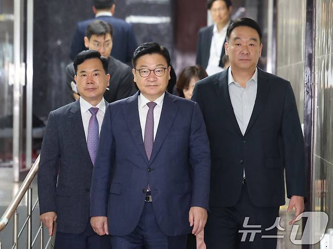 정점식 국민의힘 원내대표가 11일 오전 서울 여의도 국회에서 열린 원내대책회의에 참석하고 있다. 2026.8.11 ⓒ 뉴스1 황기선 기자