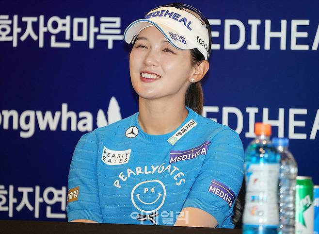12일 경기도 포천시에 위치한 몽베르CC(파72.예선 6,713yds, 본선 6,713 yds)에서 '메디힐 한국일보 챔피언십'에서 박현경(메디힐)이 공식 인터뷰하고 있다.