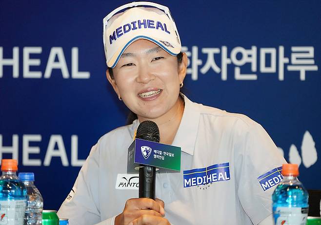 12일 경기도 포천시에 위치한 몽베르CC(파72.예선 6,713yds, 본선 6,713 yds)에서 '메디힐 한국일보 챔피언십'에서 김아림(메디힐)이 공식 인터뷰하고 있다.