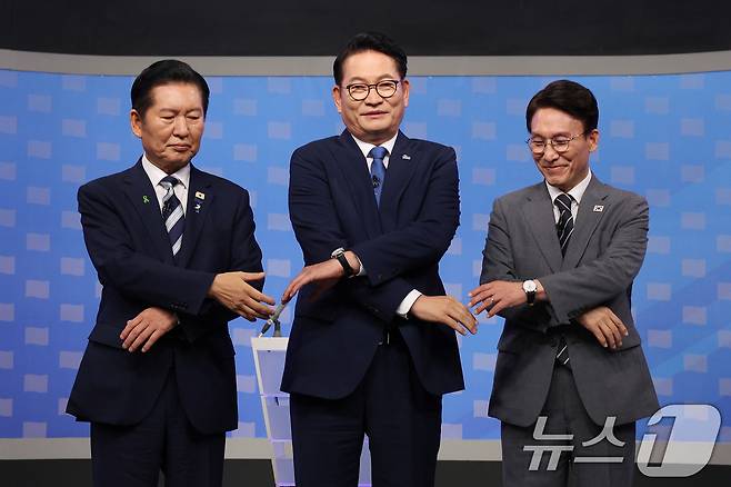 (왼쪽부터) 더불어민주당 정청래(왼쪽부터), 송영길, 김민석 당대표 후보. ⓒ 뉴스1 국회사진기자단