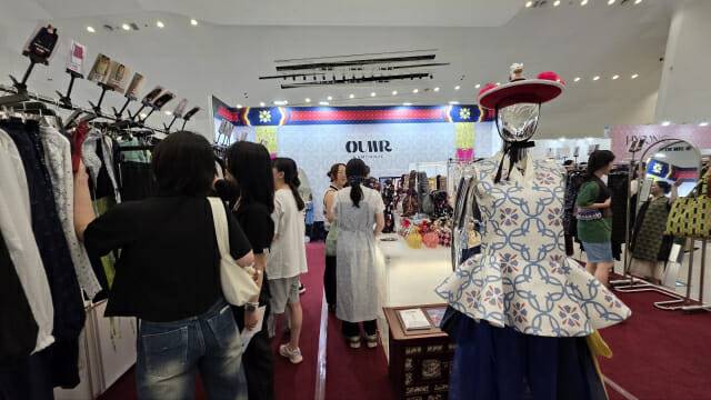 색다른 스타일의 한복들을 만나볼 수 있었다(사진=지디넷코리아)