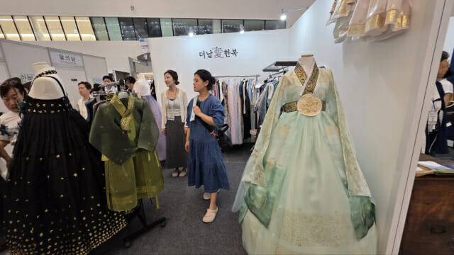 색다른 스타일의 한복들을 만나볼 수 있었다(사진=지디넷코리아)