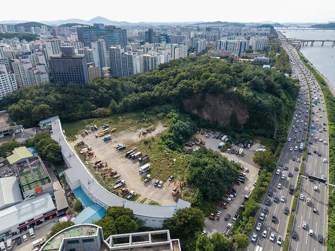 1000가구 규모의 신규 공공주택지구로 선정된 서울 강서구 염창공원 부지 일대의 모습. 김정훈 기자
