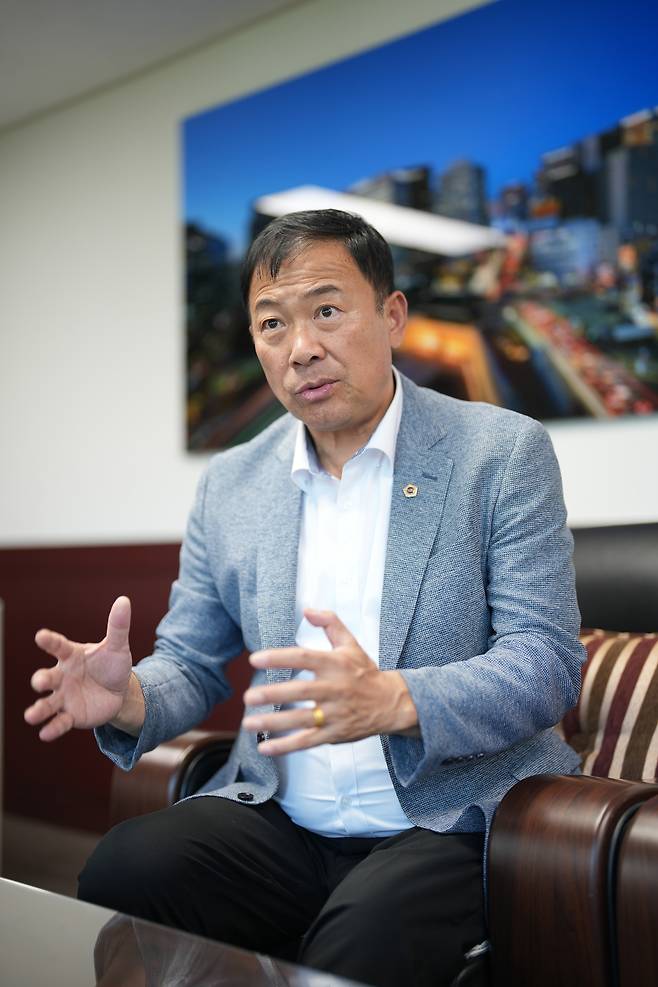 박 위원장이 재개발·재건축 활성화와 정비사업 과정의 멸실·이주를 고려한 실질적인 주택 공급 관리의 필요성을 강조하고 있다. 양정원 기자
