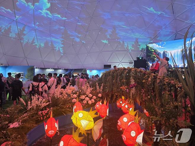 월드타워 아레나 잔디광장(약 1322㎡)에서 진행된 '2026 롯데타운 서머 마켓 - 포켓몬 별빛낙원'. 2026.08.17 ⓒ 뉴스1 유민주 기자