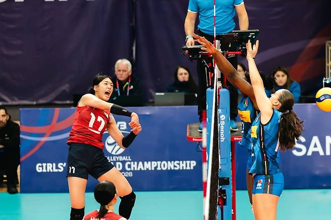 U-17 여자배구 대표팀 주장 손서연. 국제배구연맹 홈페이지 캡처