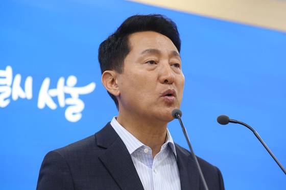 지난달 14일 서울시청 브리핑룸에서 '부동산 정책 관련 국무회의 대정부 건의 사항 브리핑'을 하고 있는 오세훈 서울시장.〈사진=연합뉴스〉