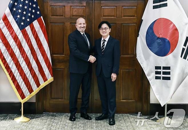 김정관 산업통상부 장관이 8일(현지시간) 미국 워싱턴DC 상무부에서 하워드 러트닉 상무부 장관과 면담을 갖고 있다. (산업통상부 제공. 재판매 및 DB 금지) 2026.5.10 ⓒ 뉴스1