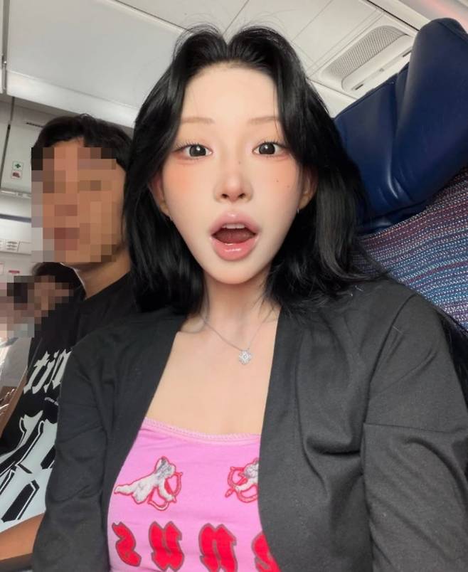 최준희가 남편과 함께 여행을 인증하고 있다. / 사진=최준희 SNS
