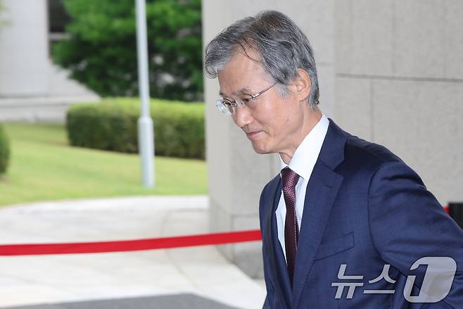 조희대 대법원장이 20일 서울 서초구 대법원으로 출근하고 있다.2026.8.20 ⓒ 뉴스1 김도우 기자