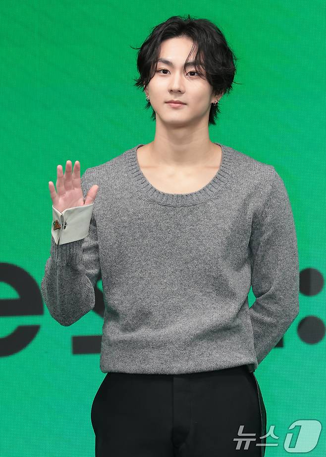 그룹 엔하이픈(ENHYPEN)의 정원이 20일 오후 서울 용산구 몬드리안 서울 이태원에서 열린 미니 8집 ‘더 신 : 블리스(THE SIN : BLISS)’ 발매 기자간담회에서 포즈를 취하고 있다. 2026.8.20 ⓒ 뉴스1 권현진 기자