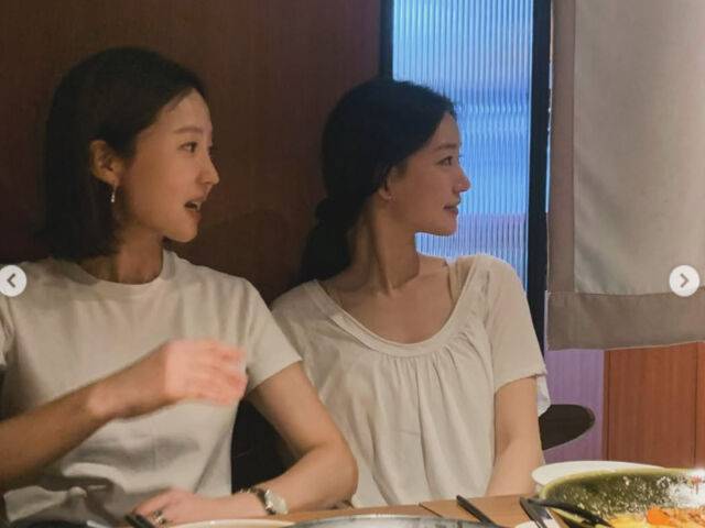 염정아와 최윤지. / 염정아 소셜미디어