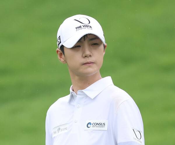 2026년 한국여자프로골프(KLPGA) 투어 메이저 대회인 BC카드·한경 제48회 KLPGA 챔피언십에 출전한 박성현 프로가 2라운드에서 경기하는 모습이다. 사진제공=KLPGA (사진을 무단으로 사용하지 마십시오.)